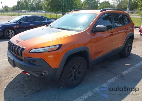 2015 Jeep Cherokee Trailhawk z USA, uszkodzony, nr VIN 1C4PJMBB9FW777381